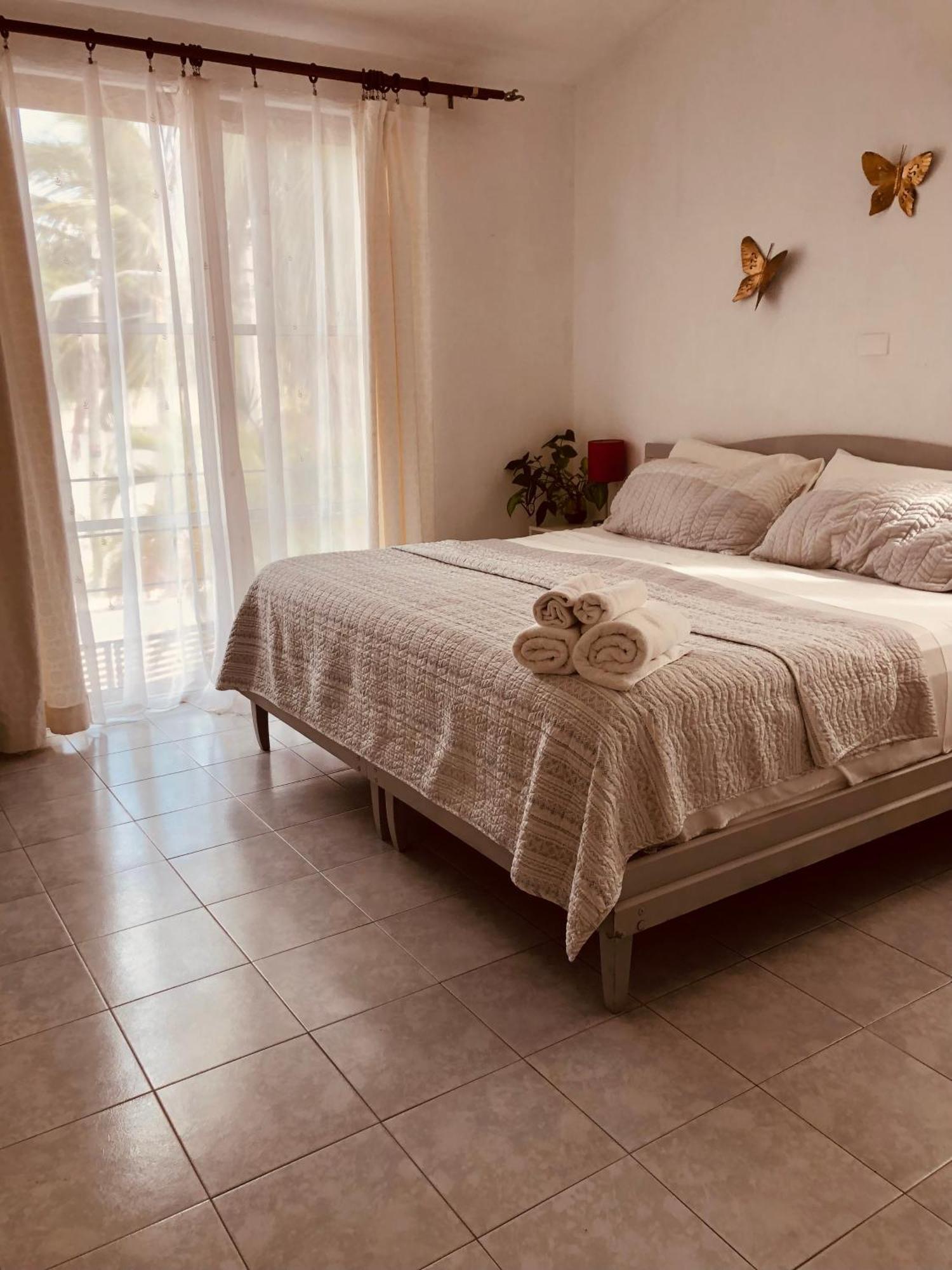 Beautiful By The - 3bedrooms, 2.5baths Ferienhaus