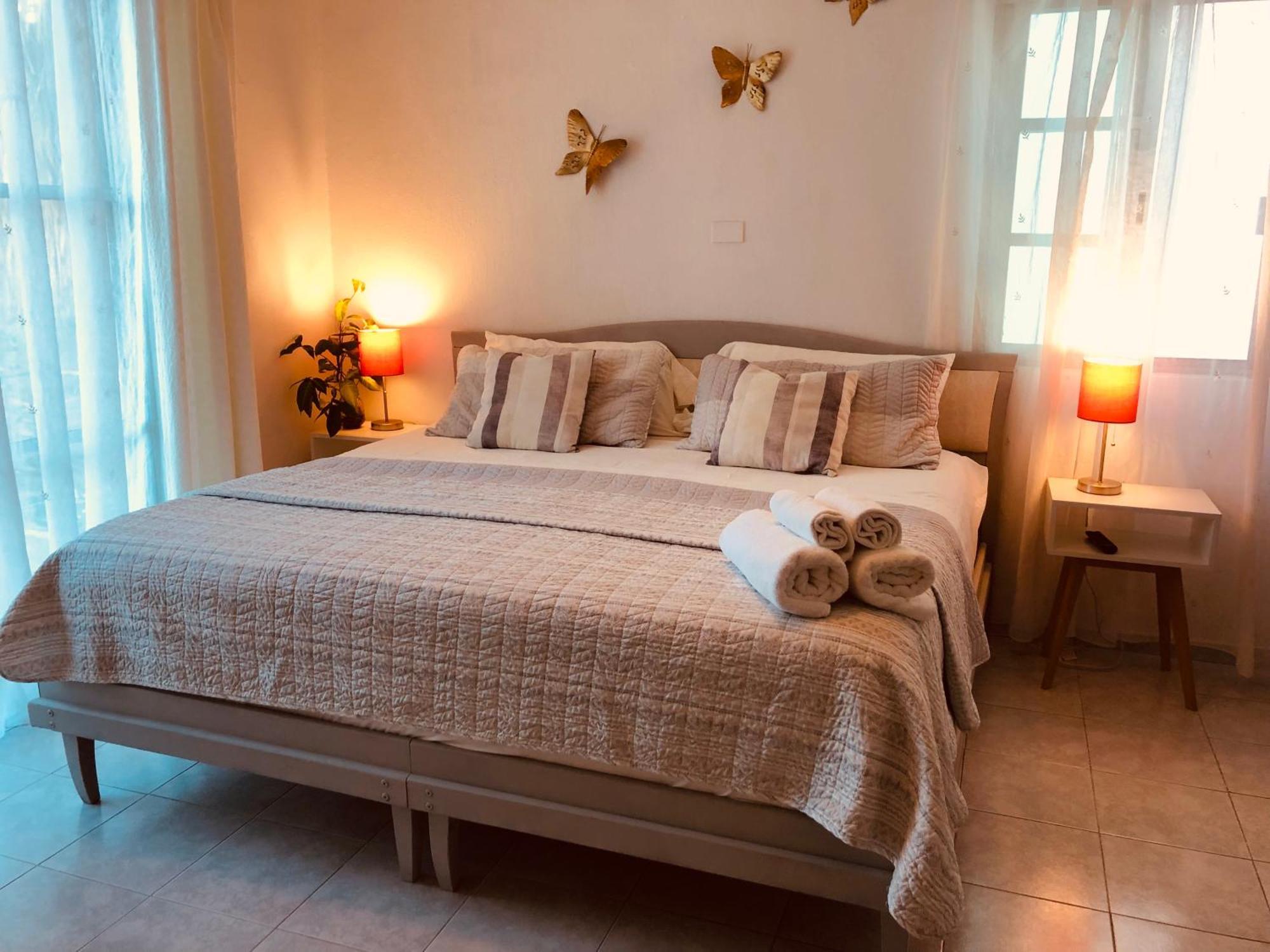 Ferienhaus Beautiful By The - 3bedrooms, 2.5baths